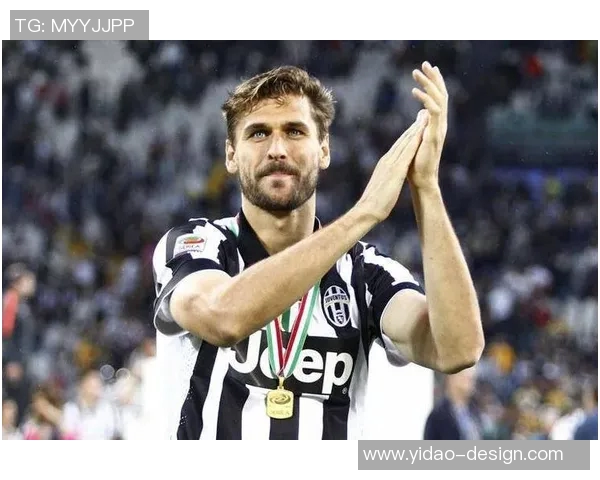 足球明星背后的奋斗与荣耀:从默默无闻到世界瞩目的传奇之路